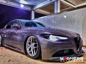 Alfa Romeo Giulia Front Spoiler - Carbon Fiber - Italia Style - Stile Italia - Base Model - V1 - One Piece Design 